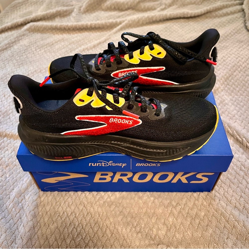 Brooks Ghost 17 runDisney 2026 Mickey Mouse